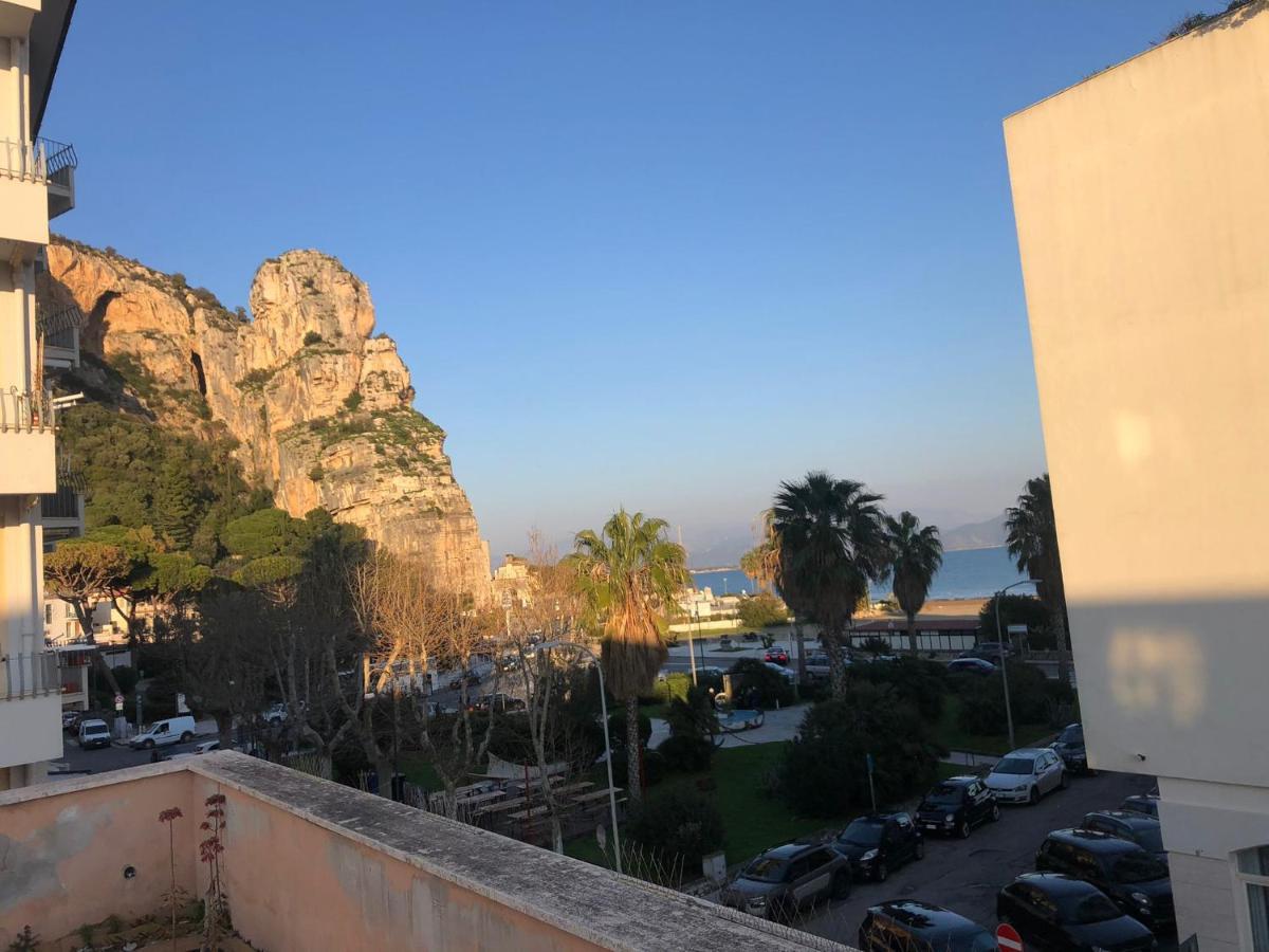 B E B Riviera Di Levante Terracina Exterior photo