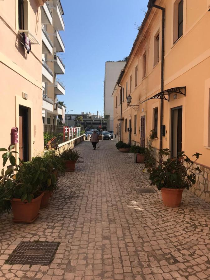 B E B Riviera Di Levante Terracina Exterior photo