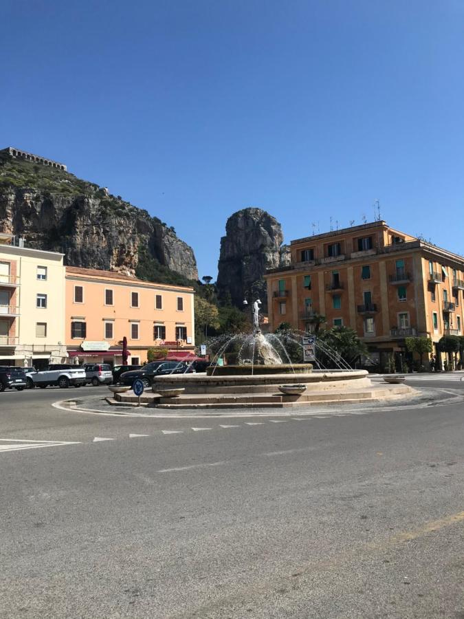 B E B Riviera Di Levante Terracina Exterior photo