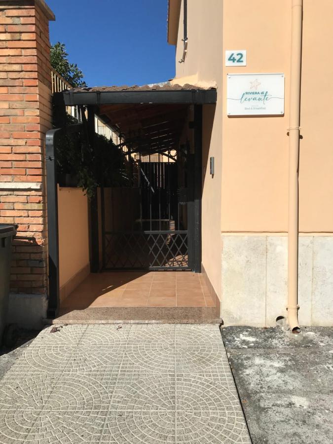 B E B Riviera Di Levante Terracina Exterior photo